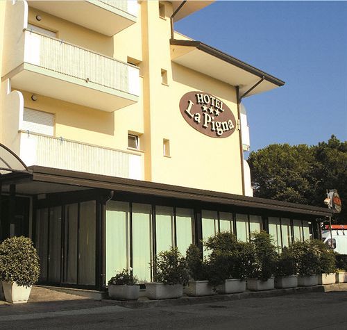 拉皮尼亚酒店 利尼亚诺萨比亚多罗 外观 照片